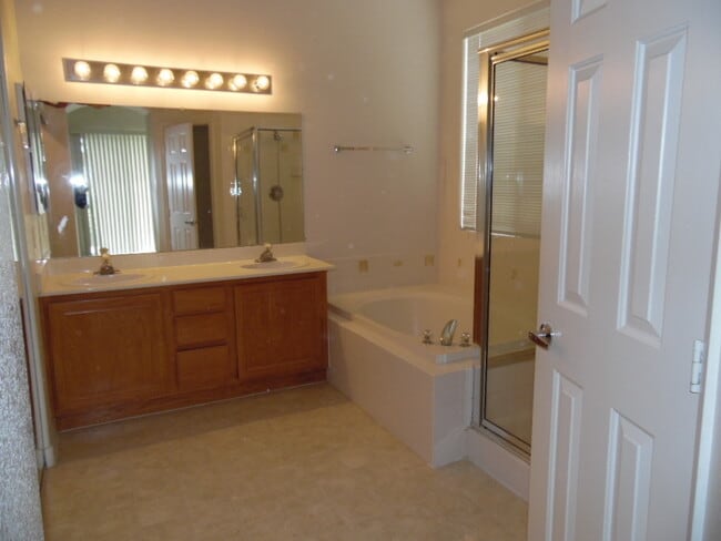 Foto del edificio - Single Story, 3 bedroom in Peccole Ranch!