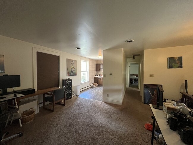 Building Photo - 2BR Carriage House Behind 200 Maple Ave – Water, Sewer & Trash Included!
