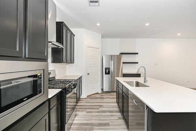 Building Photo - 3021 Skyline Mesa Dr