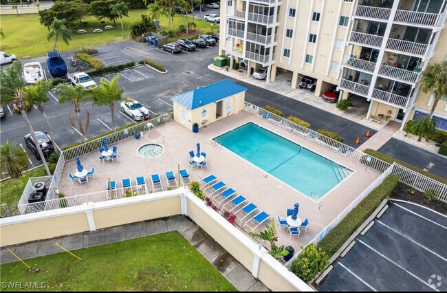 Building Photo - 2875 Palm Beach Blvd