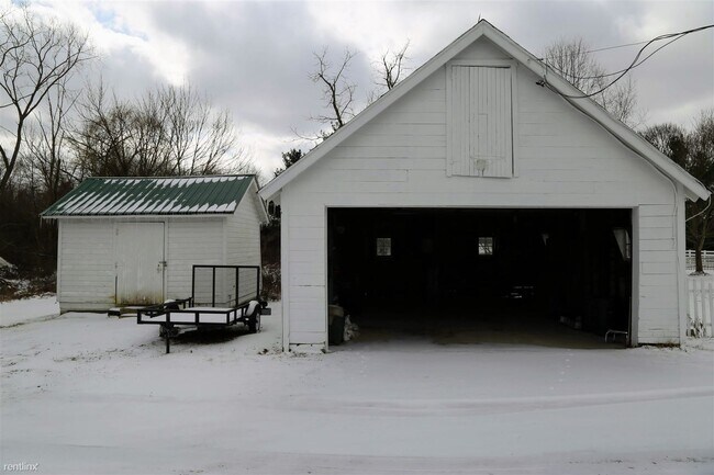 Foto del edificio - 11554 Windham Parkman Rd