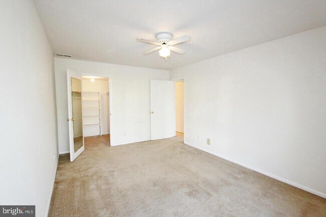 Building Photo - 6001 Majors Ln