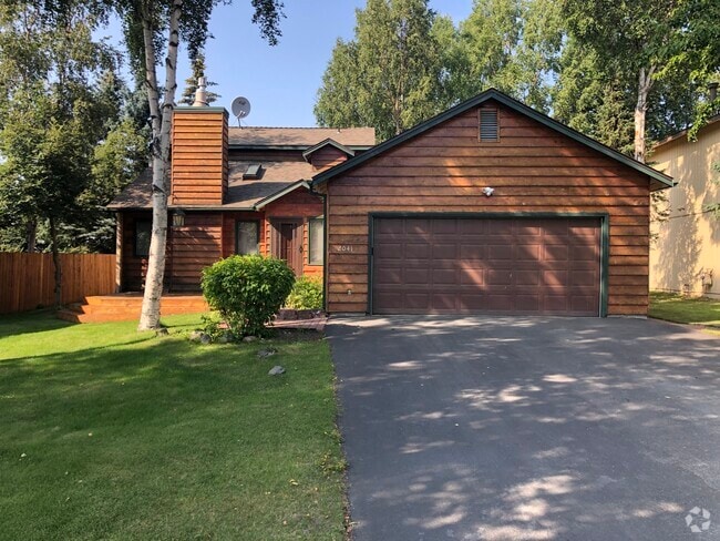 Front of House - 2041 Sturbridge Cir