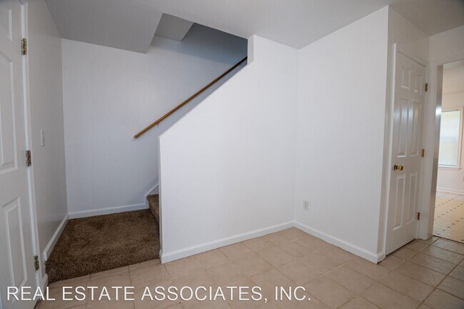 Building Photo - 3 br, 2.5 bath House - 903 Elmira Avenue