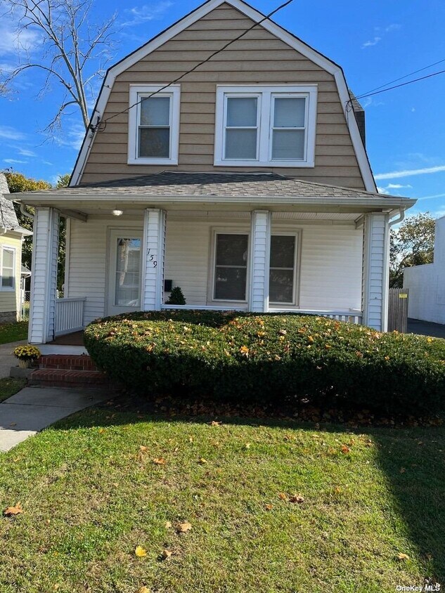 Primary Photo - 159 N Ocean Ave