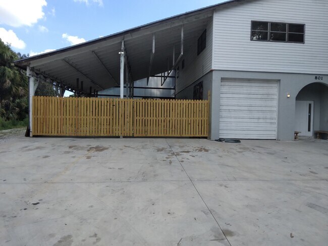 Foto del edificio - 801 Tilton Rd