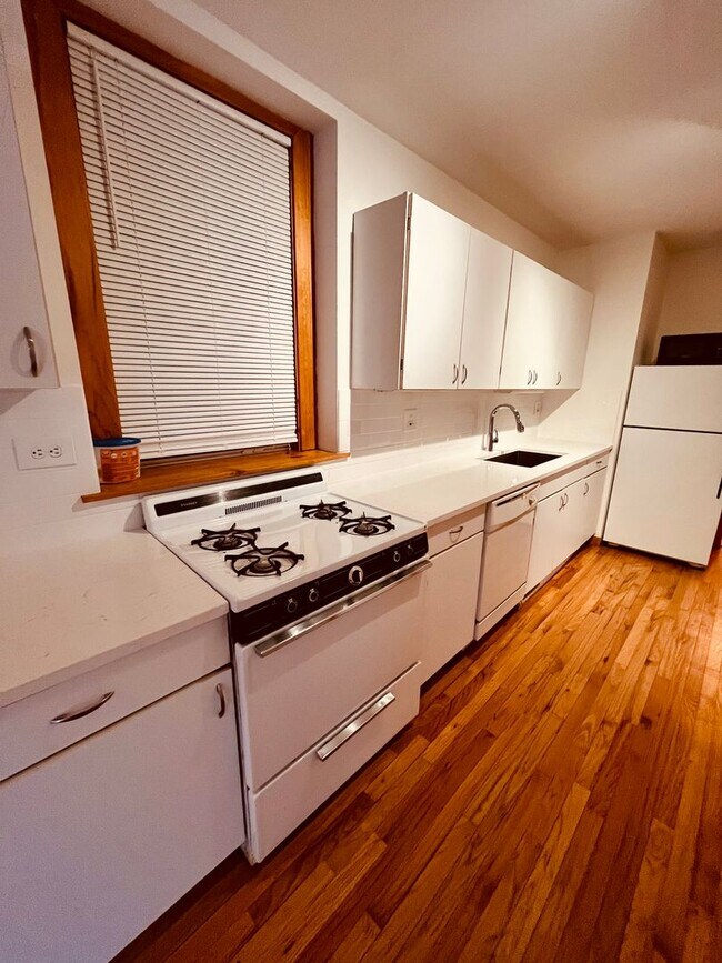 Foto del edificio - 1827 N Clybourn Ave