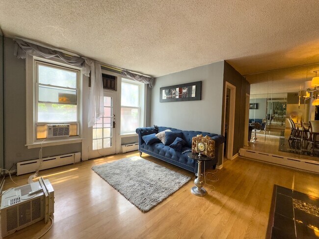 Foto del edificio - 5143 S Kenwood Ave