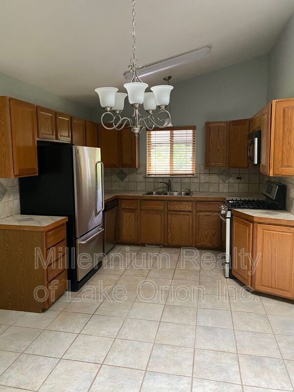Foto del edificio - 2493 S Ortonville Rd