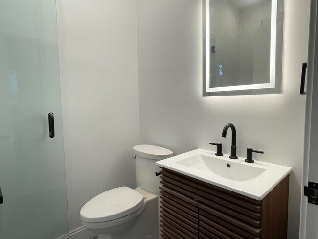 Foto del edificio - 107 Chelsea St