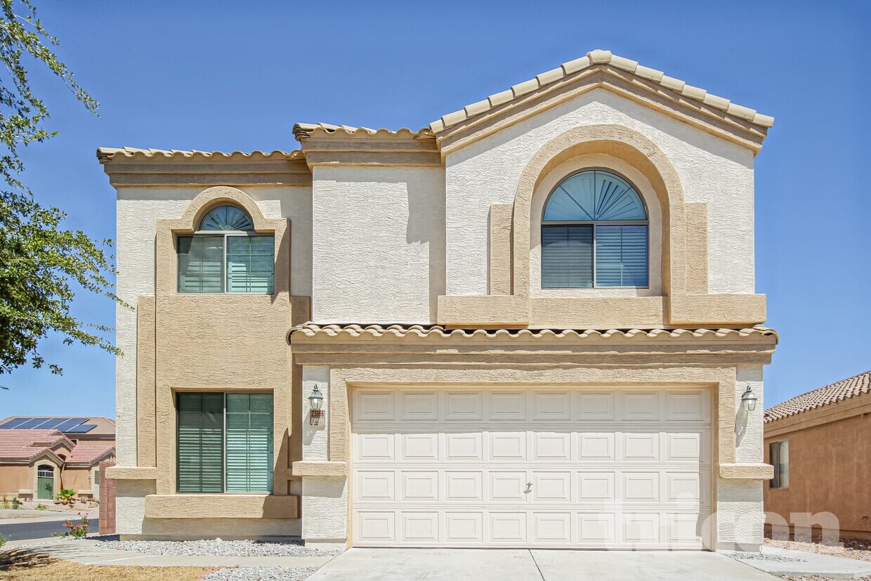 Foto principal - 23966 W Hadley St