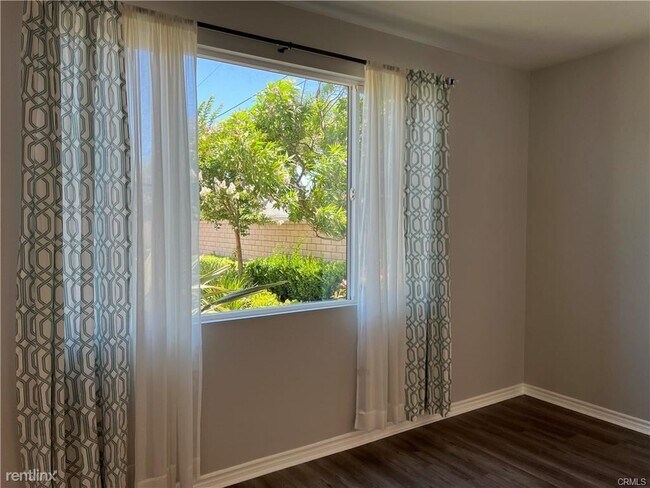 Building Photo - 5 br, 3 bath House - 22740 Meyler St