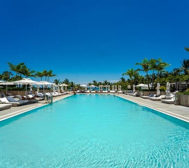 Building Photo - 2301 Collins Ave
