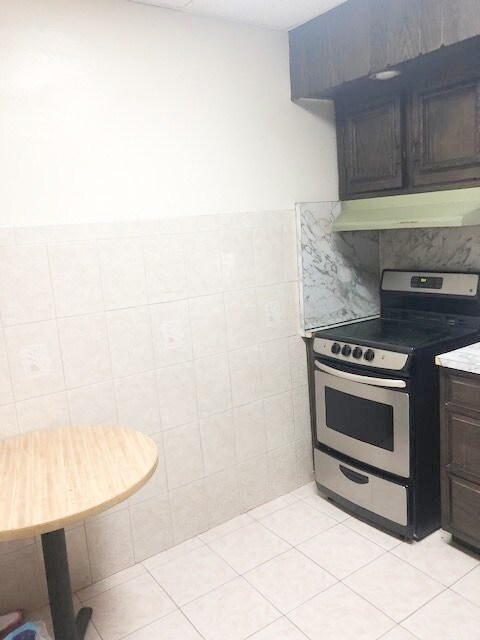 Foto del edificio - 7209 Narrows Ave