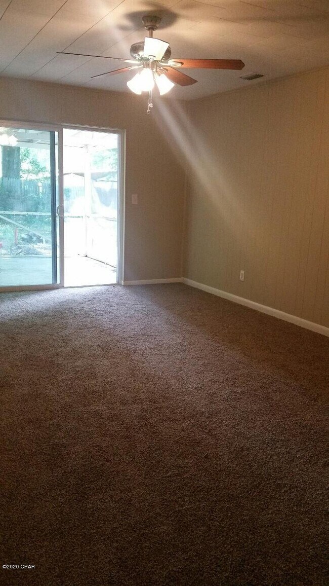 Foto del edificio - 1212 Fairy Ave