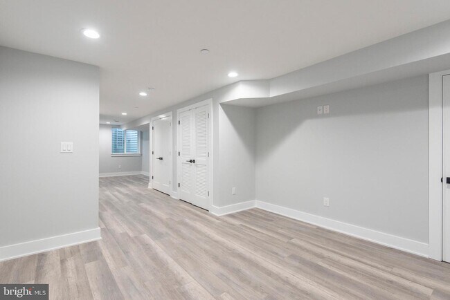 Building Photo - 2612 Trenton Ave