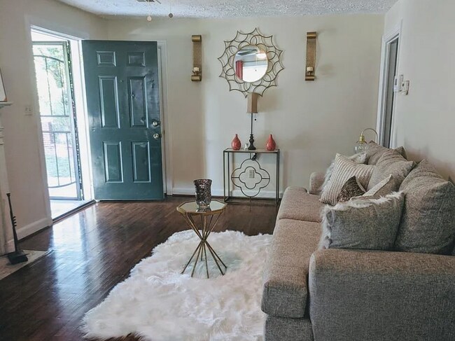 Foto del edificio - 22 W Cromwell St