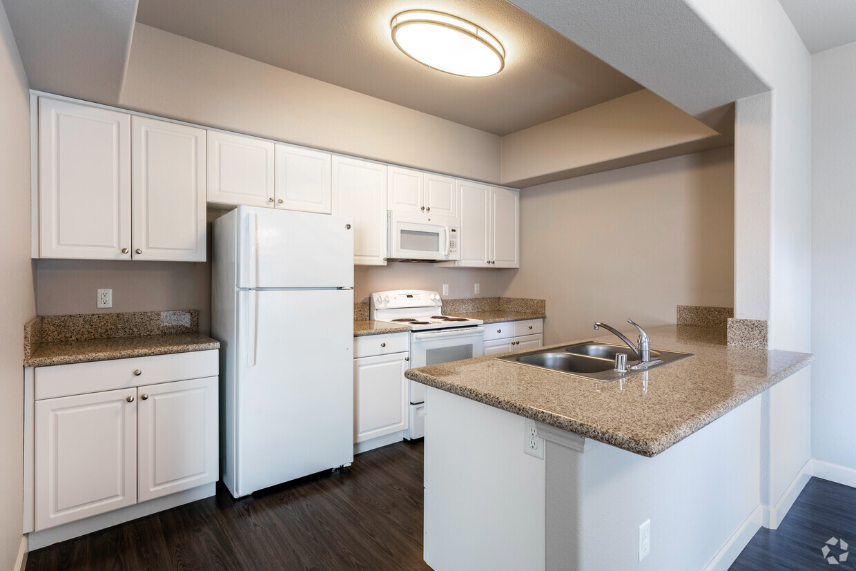 Maroa Court Apartments Townhomes For Rent - Fresno, CA | Apartments.com