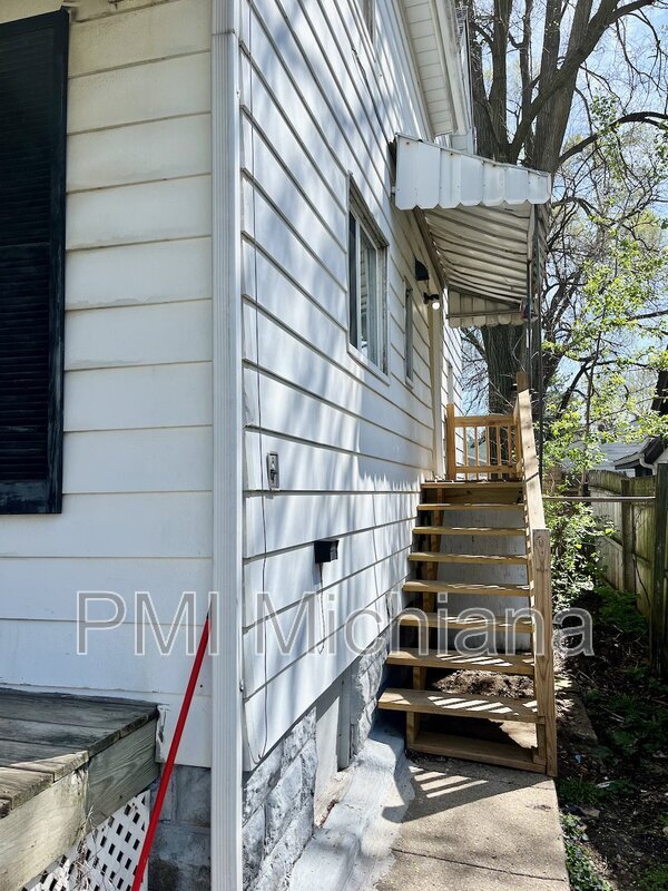 Building Photo - 1020 Emerson Ave