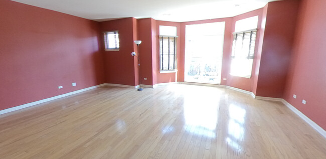 Living Room - 1422 S Halsted St