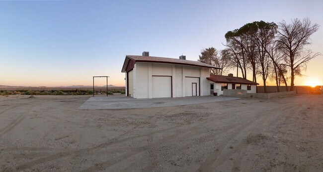 Foto del edificio - Available now!
