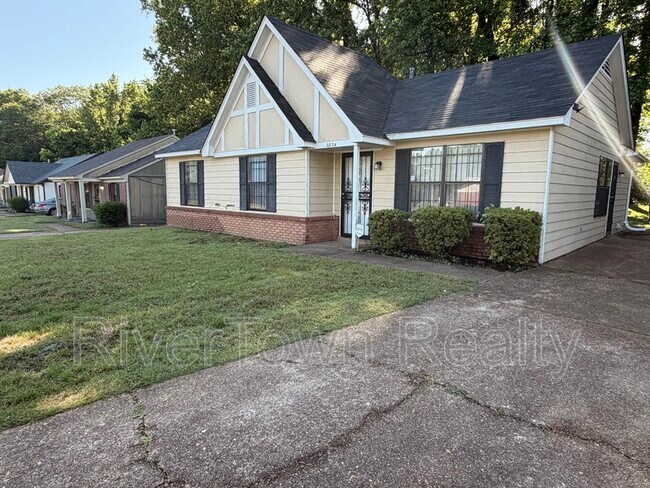 Foto del edificio - 3834 Windermere Rd