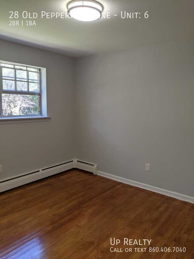 28 Old Pepperidge Ln Unit 6, Wethersfield, CT 06109 Room for Rent