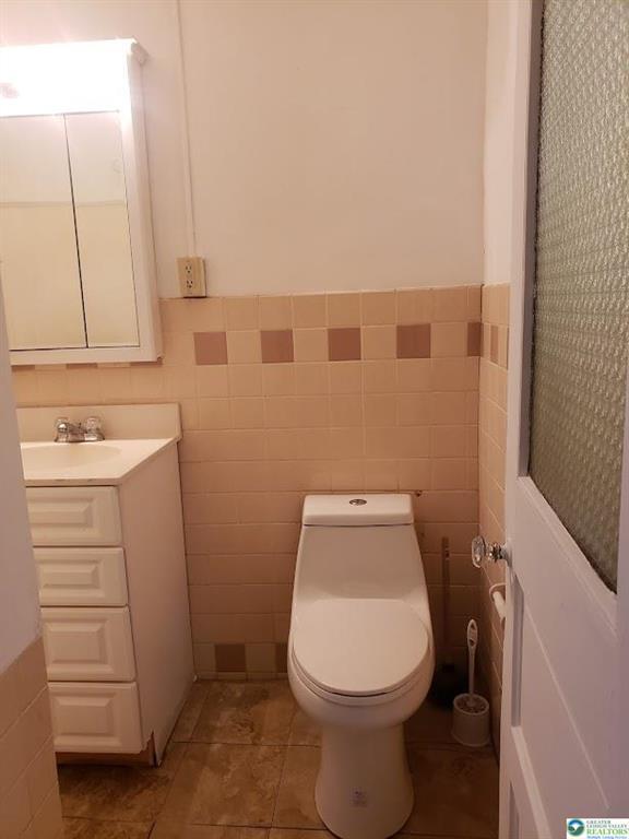 Foto del edificio - 915 S Front St