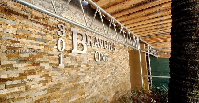 Foto del edificio - 3301 N Country Club Dr