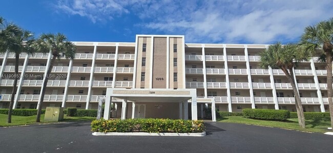 Foto del edificio - 1200 NW 87th Ave