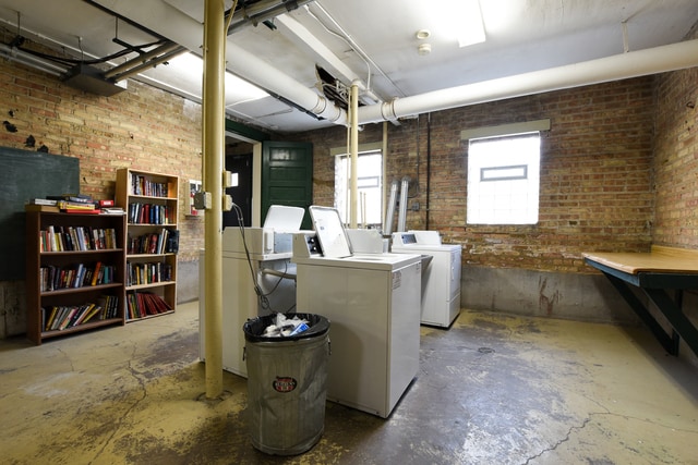 Building Photo - 4205 N Kedvale Ave