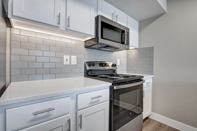 Building Photo - The Willows at Printers Park Apartments
