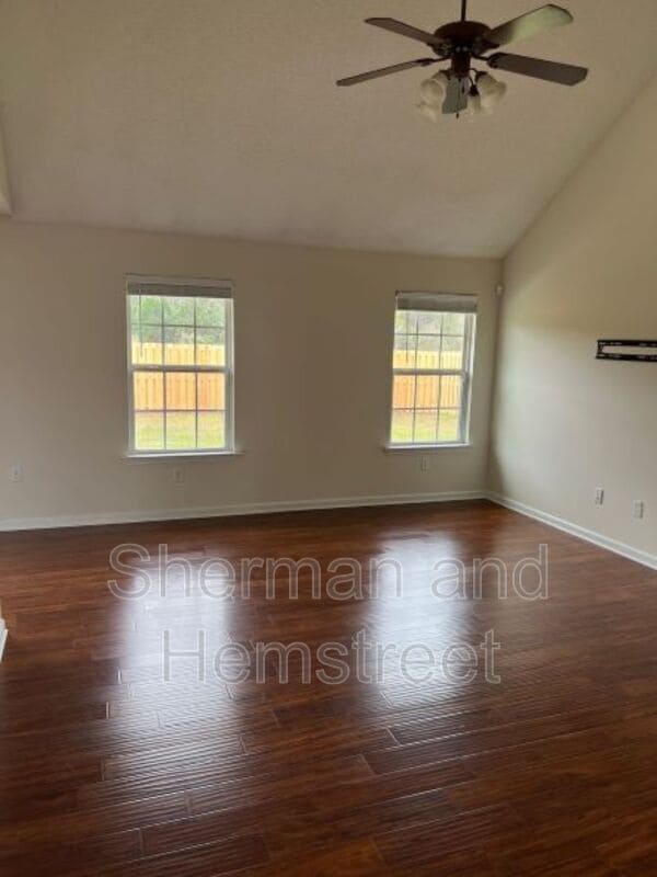 Building Photo - 108 Mustang Dr