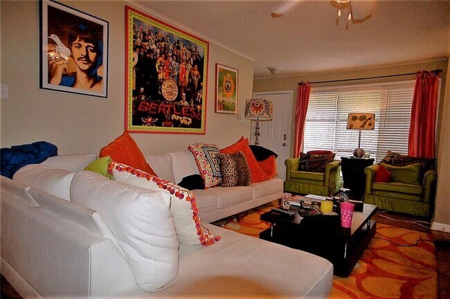 Foto del edificio - 403 E 33rd St