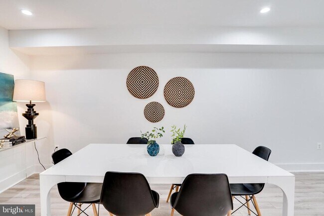 Building Photo - 22 Bryant St NW