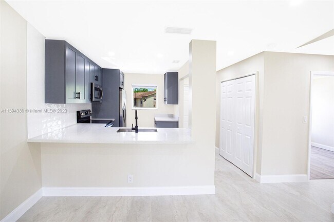 Foto del edificio - 9431 Boca Cove Cir