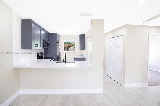 Building Photo - 9431 Boca Cove Cir