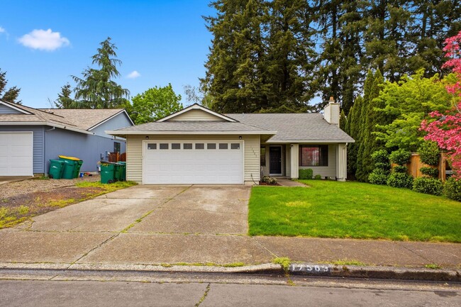 Photo - 17563 SW Granada Dr House