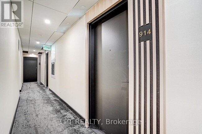 Building Photo - 56 Andre de Grasse St