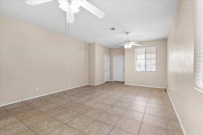 Building Photo - Fabulous Home!
