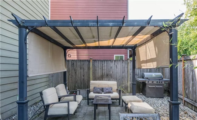 Building Photo - Gorgeous Parkview Village Home - 3 bedroom...