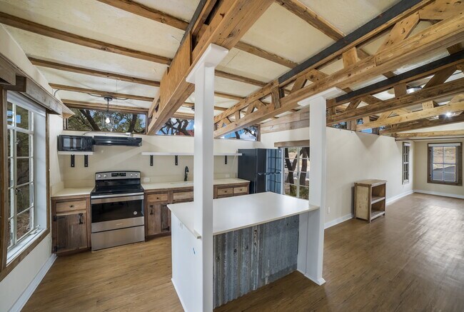 Foto del edificio - 19827 FM 306