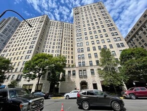 Building Photo - 2000 N Lincoln Park W