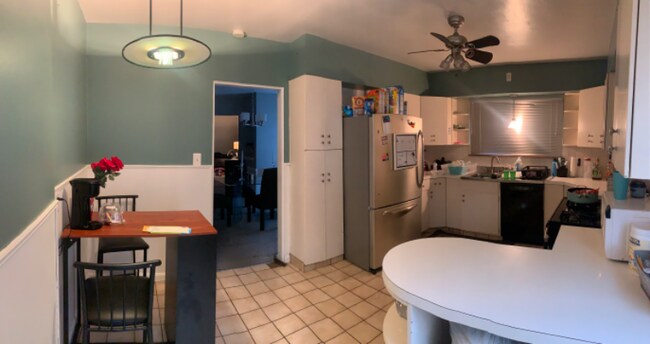 Building Photo - 554 Madera Ave