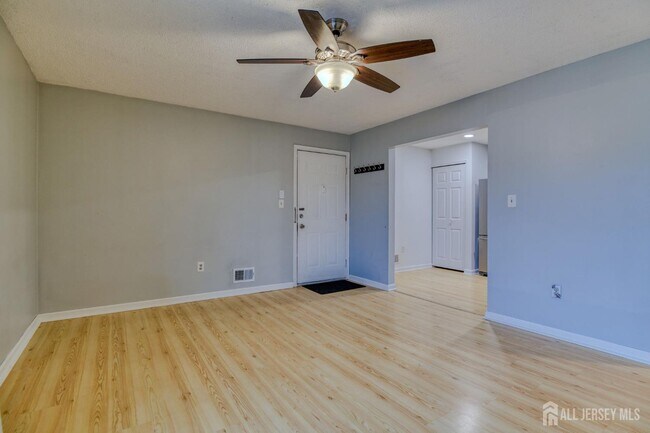 Foto del edificio - 20 Pembrook Ave