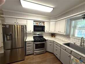 Building Photo - 3117 Kensington Ct