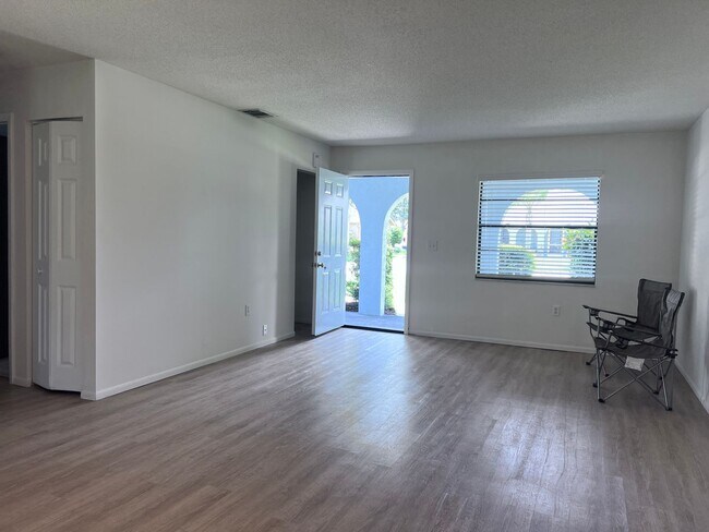 Foto del edificio - 435 Belmont Ave