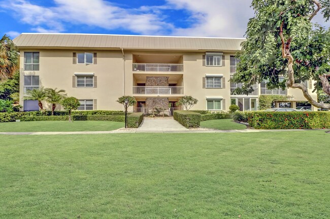 Building Photo - ***SHORT-TERM RENTAL***CAMBRIDGE CLUB***FU...