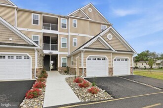 Building Photo - 5002 Pebble Ln W