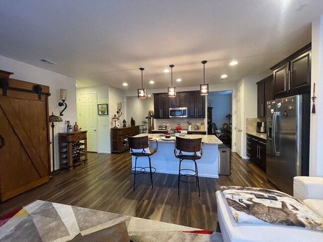 Foto del edificio - Beautiful Fully Furnished Home